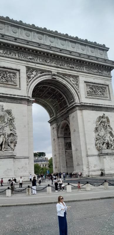 420 arc de triomphe