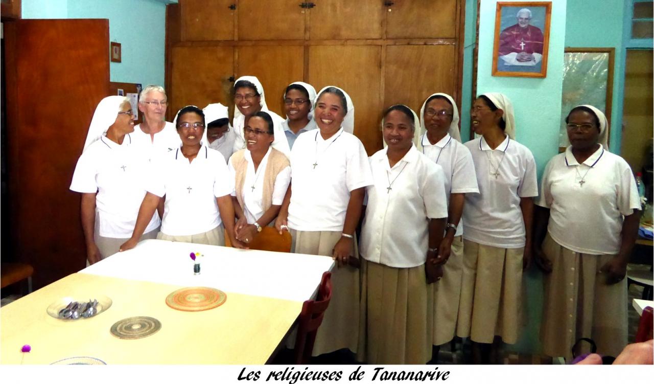 P1000620. les religieuses à Tananarive